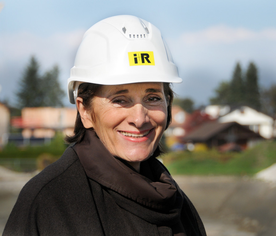 Bernadette 73_b.jpg