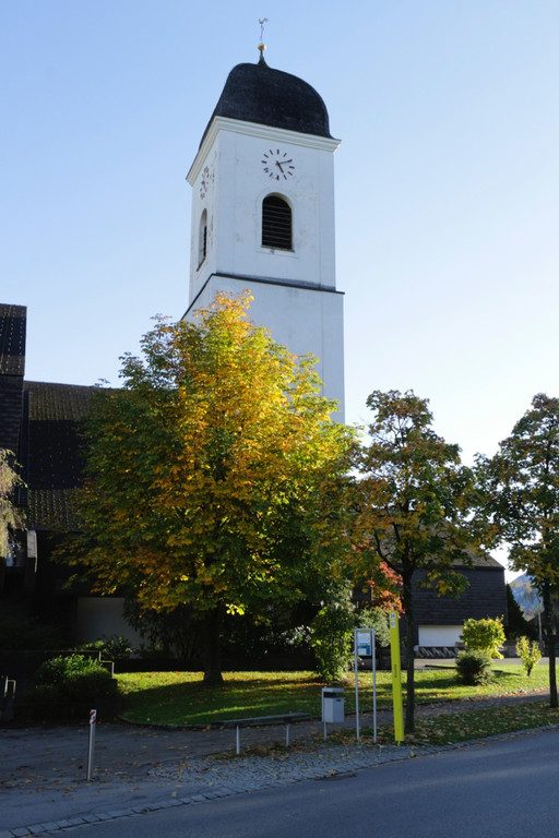 KOE_Neuer Pfarrer in Goefis 4.jpg