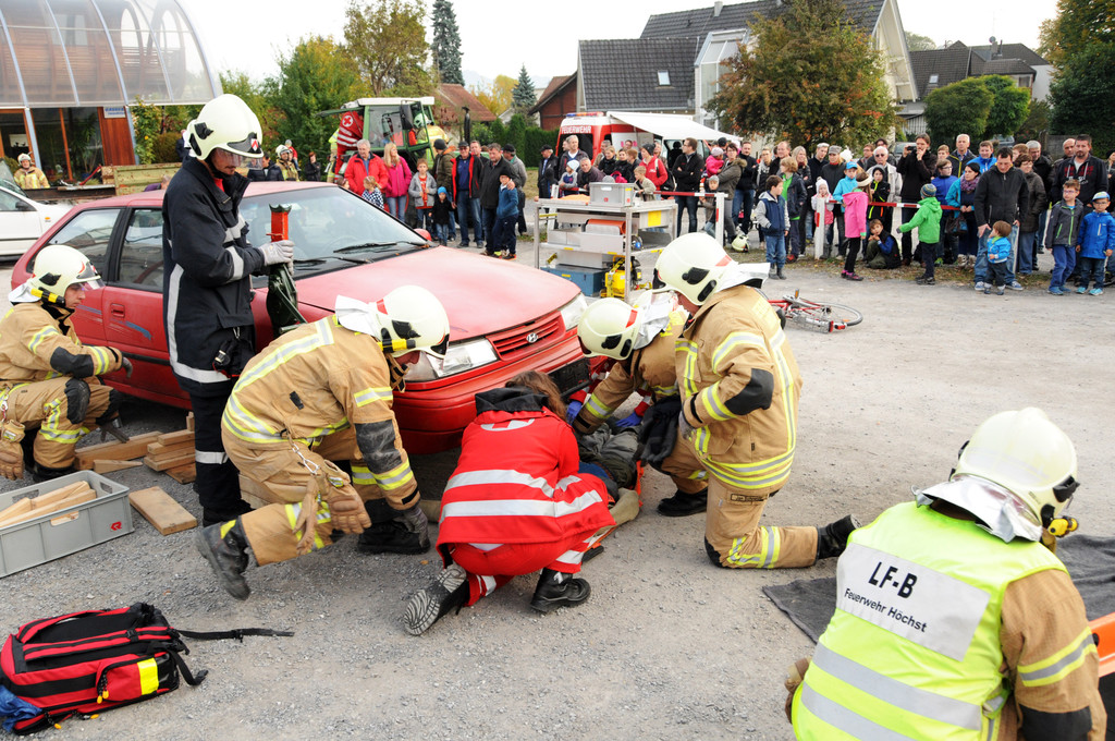 Feuerwehr Ho__chst _Zuschauer 24-10-2015 122.jpg