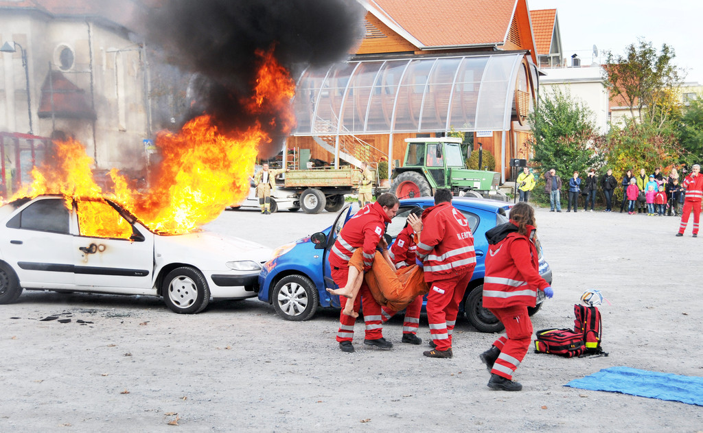 Feuerwehr Ho__chst Ersthelfer 24-10-2015 43.jpg
