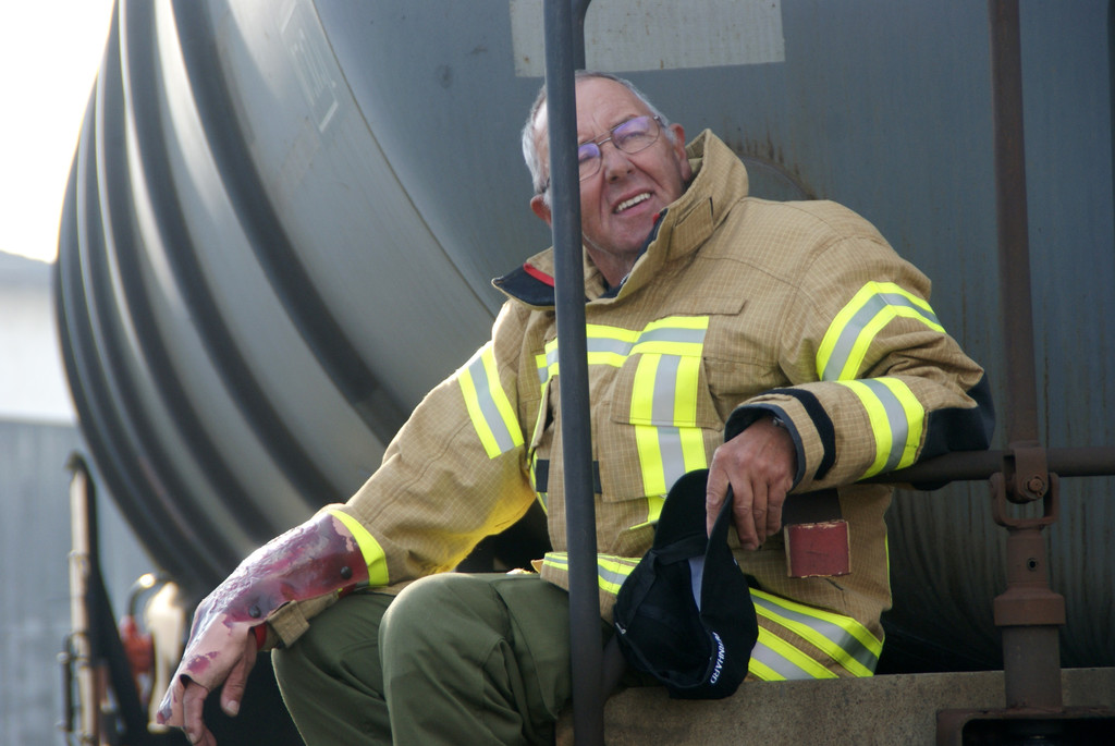 Verletzte warten auf Hilfe.JPG