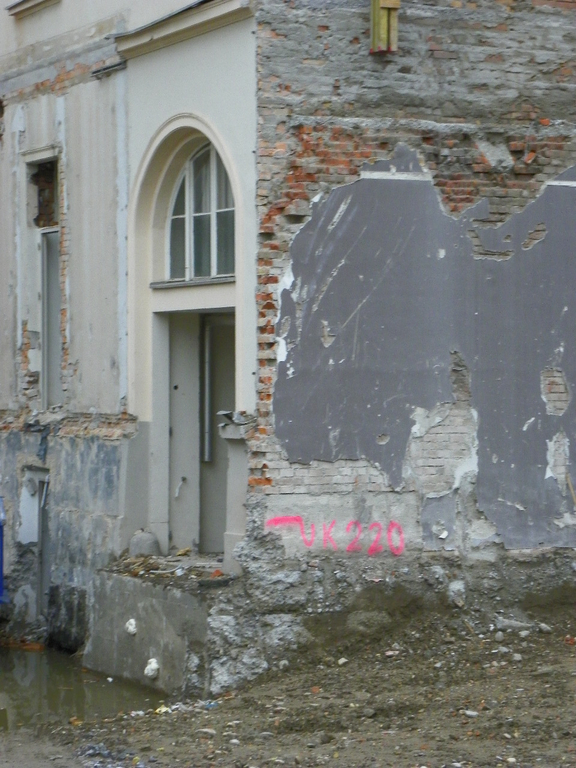 102_0659_jpg-1275655732