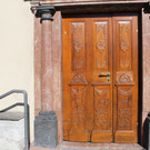 Seitenportal der Pfarrkirche in neuem Glanz