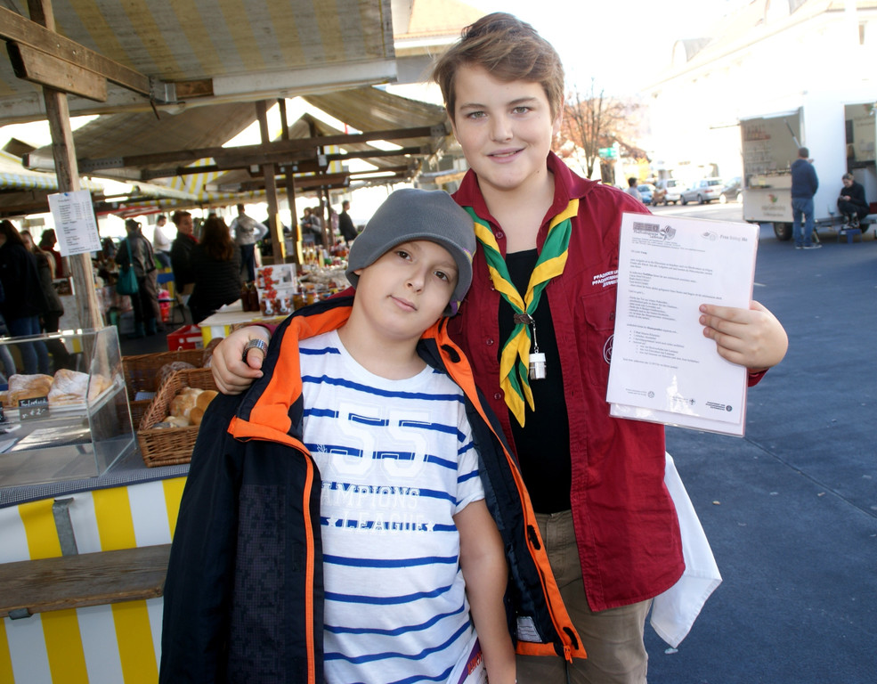 v_li_ Manuel _10__ Philippe _13_ von den Pfadfindern.JPG