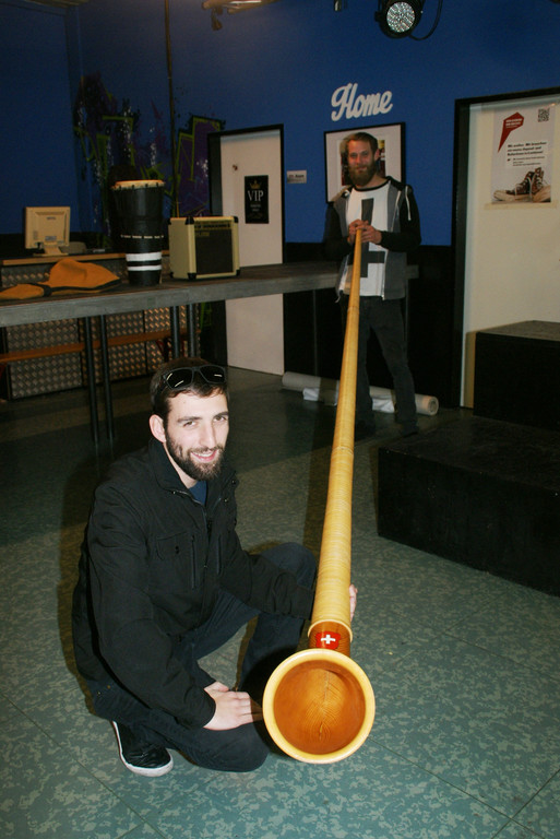 Auchj ein Alphorn stand im Angebot.JPG