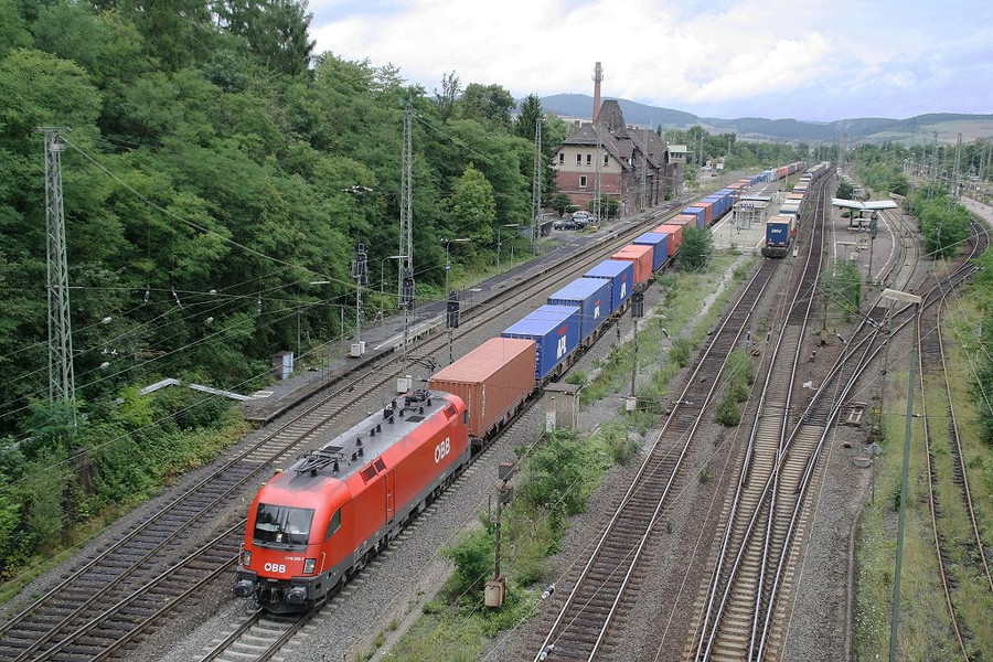 1116-256-durchfaehrt-bahnhof-neu-eichenberg-434890.jpg