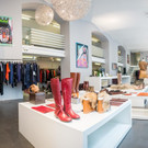 In der Sterngasse 4 gibt es neben Luxus-Designermarken auch Mode von nationalen und internationalen Jungdesignern stark verg.jpg