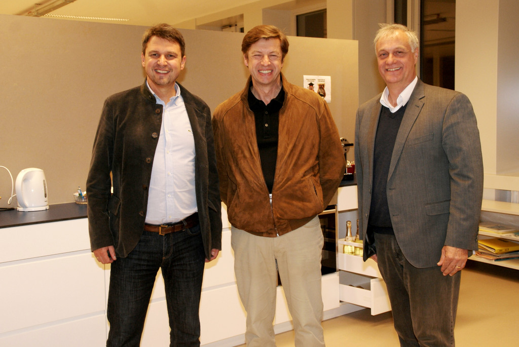 v_li_ Kurt Fischer_ Eugen Amann und Walter Natter im neuen K__chenbereich.JPG