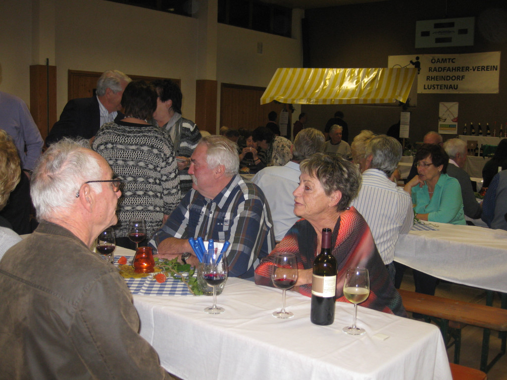 Weinfest  in der  Radlerhalle 2015 Bild 24.JPG