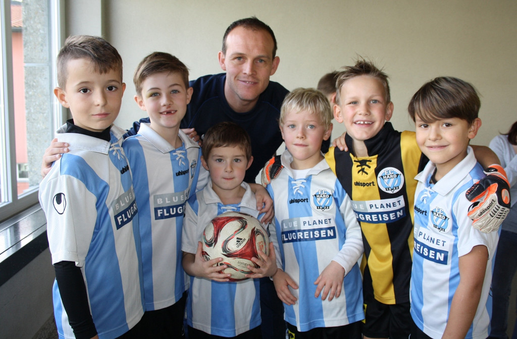 Fu__ball Nachwuchs HALLE U 8 Turnier 21-11-2015 _3_.JPG