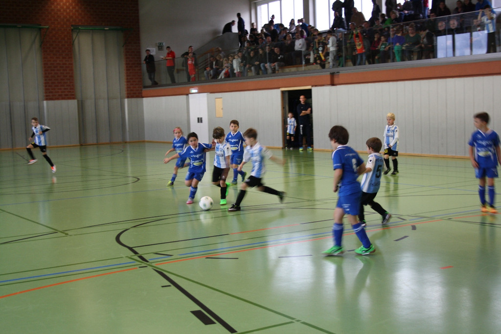 Fu__ball Nachwuchs HALLE U 8 Turnier 21-11-2015 _12_.JPG