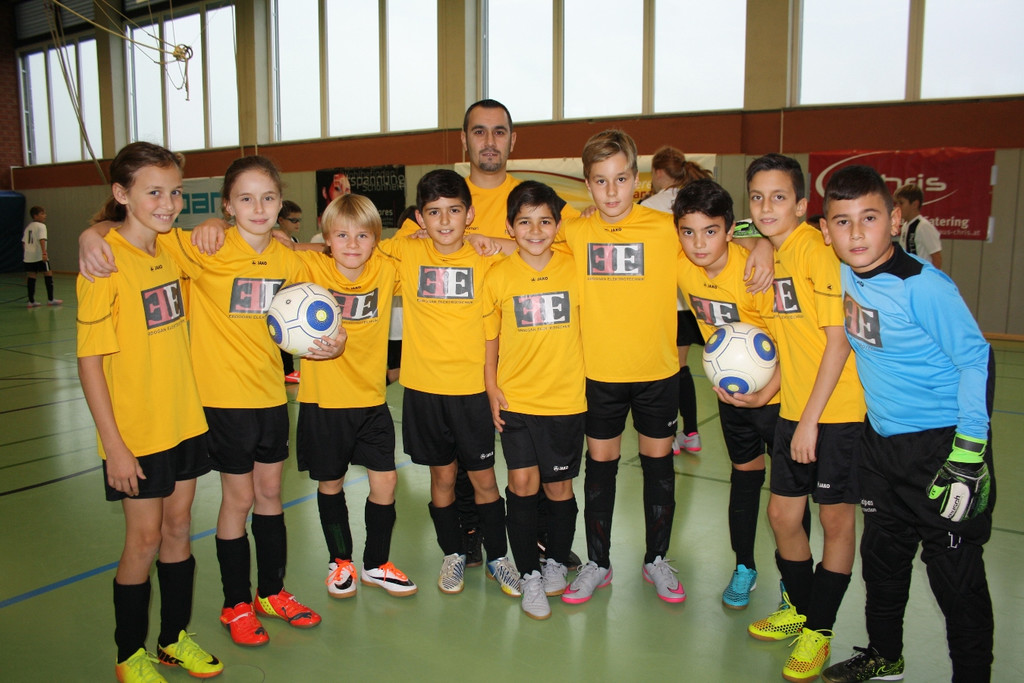 Fu__ball Nachwuchs HALLE U 11 Turnier 22-11-2015 _4_.JPG