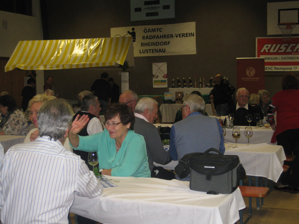 Weinfest  in der  Radlerhalle 2015 Bild 18.JPG