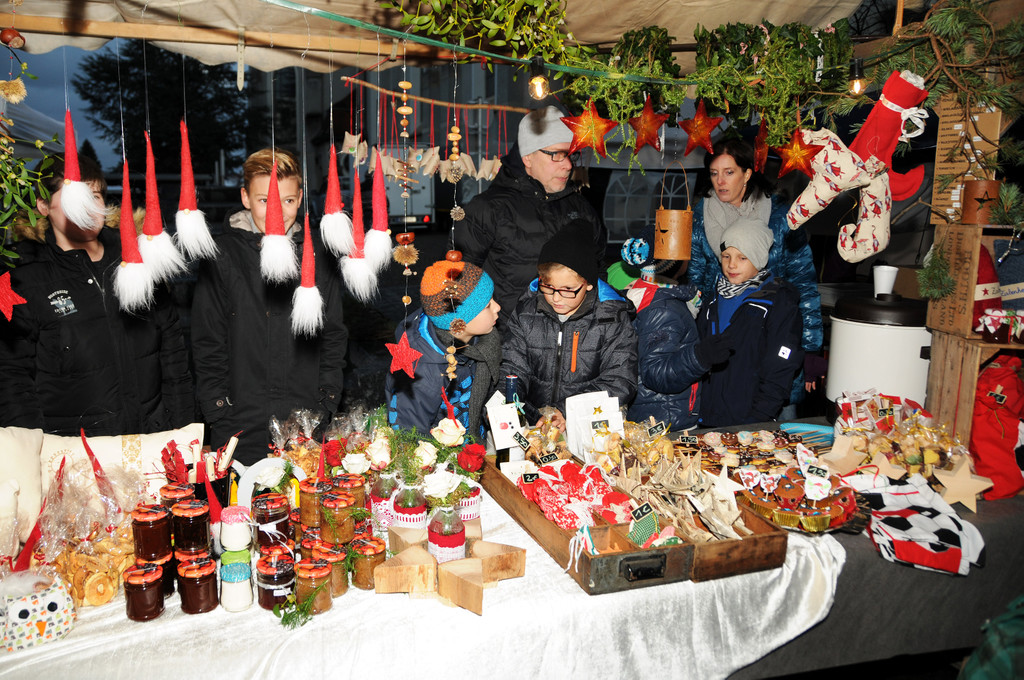 Adventmarkt Ho__chst 2015 52.jpg