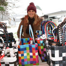 Davina Staggl mit Planen-Taschen.JPG