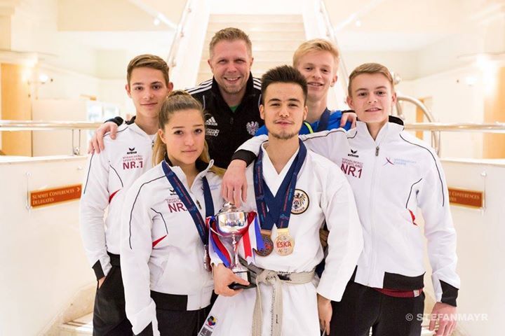 151128_ESKA_EM_2015-Team_KV.jpg