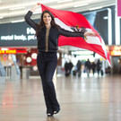 Amina mit Flagge.jpg
