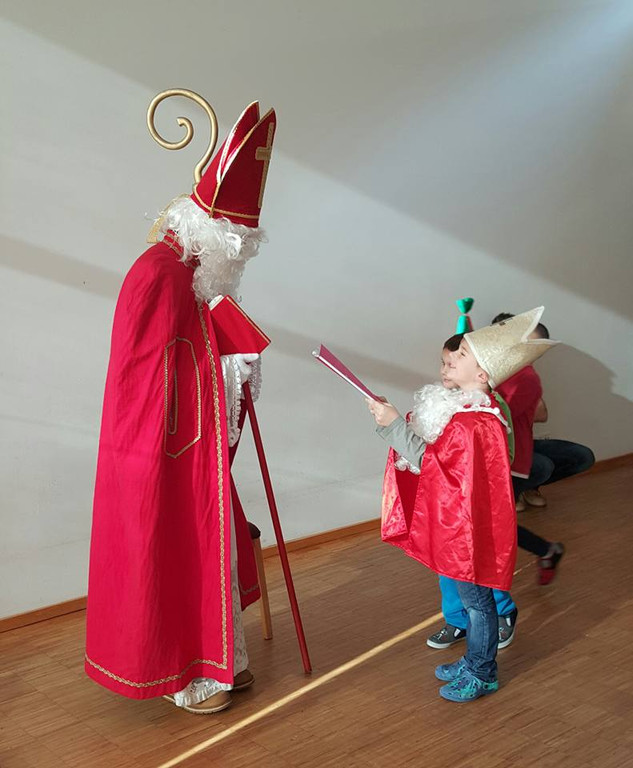 Nikolaus geschenk__bergabe.jpg