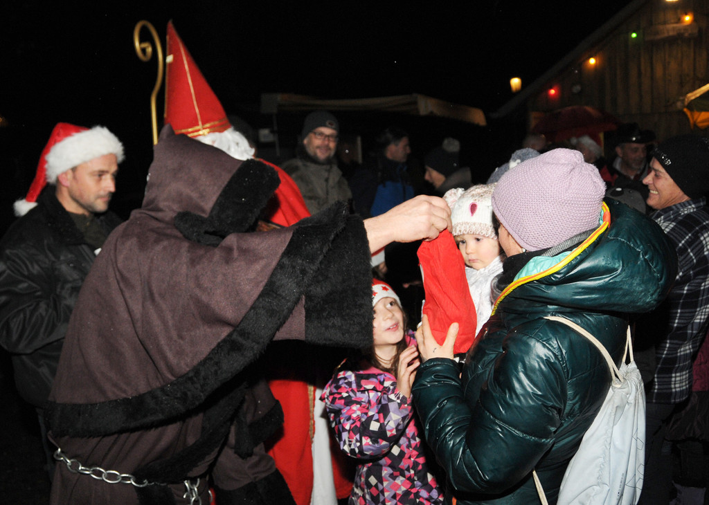 Tierverein-Nikolaus 04-12-2015 39.jpg