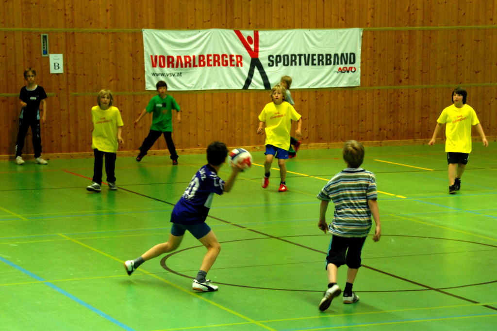 voelkerball titel_JPG-1275942093