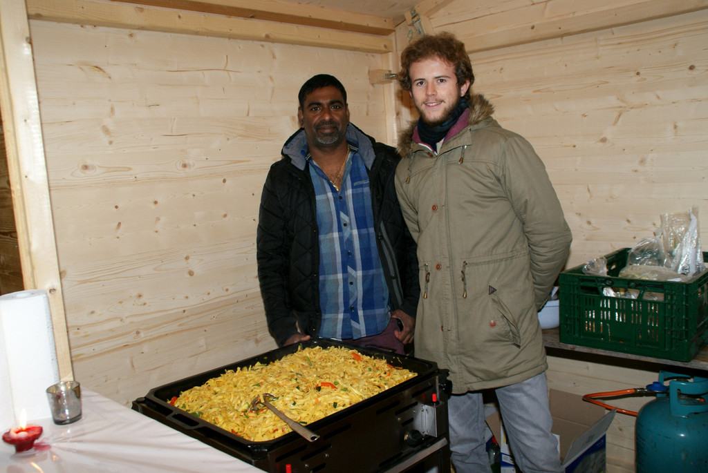 Mit feinen Schmankerln wurden die G__ste verw__hnt.JPG