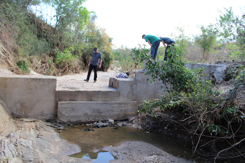 Udo-Hanno AFRIKA 11-2015 855_Sanddamm zur Wasserspeicherung.JPG