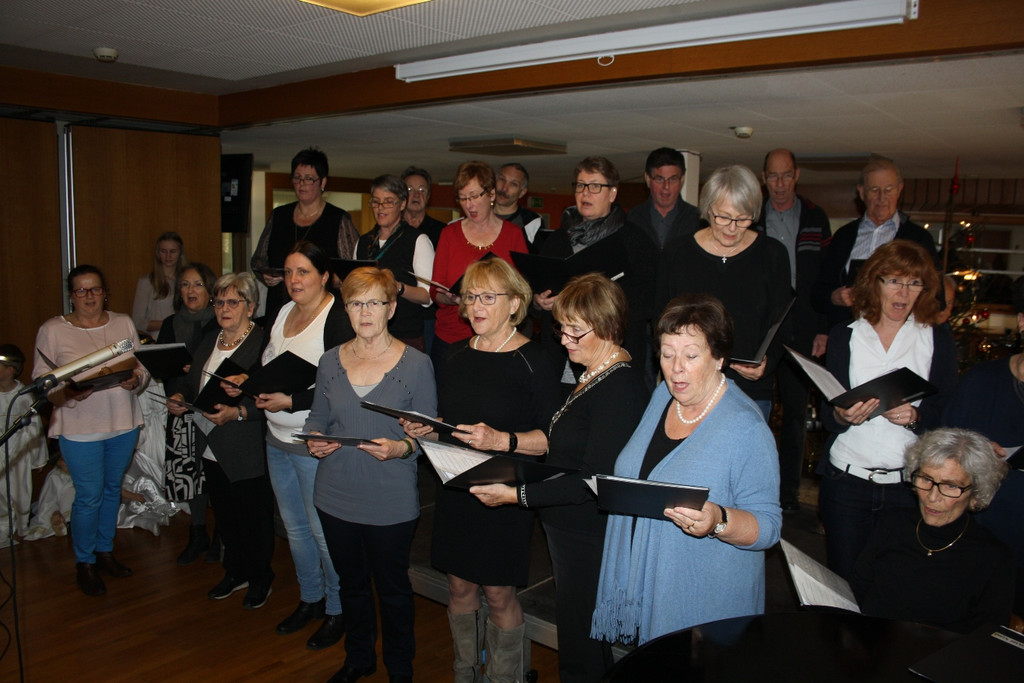 Jesuheim Weihnachtsfeier 23-12-2015 _12_.JPG