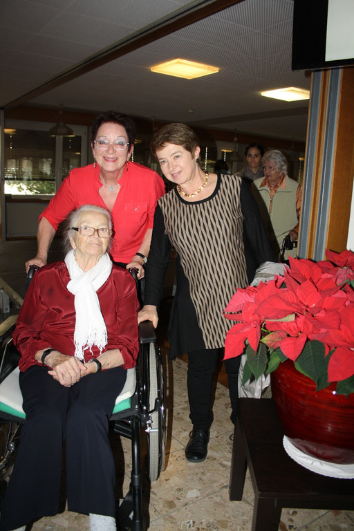 Jesuheim Weihnachtsfeier 23-12-2015 _24_.JPG