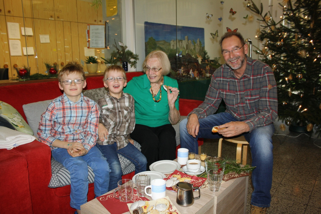Jesuheim Weihnachtsfeier 23-12-2015 _7_.JPG