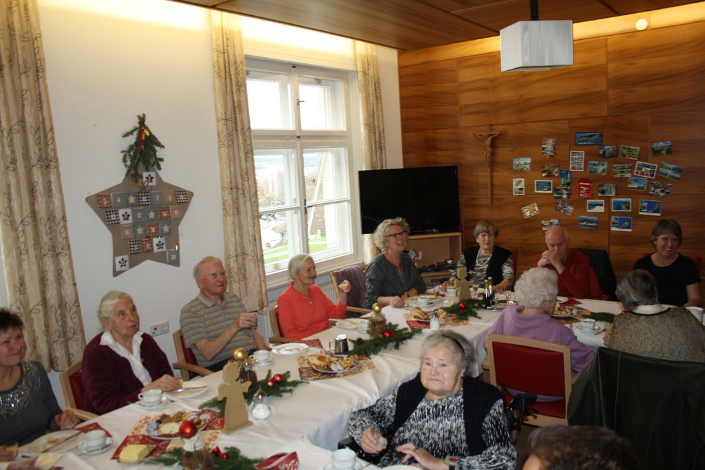 Jesuheim Weihnachtsfeier 23-12-2015 _9_.JPG