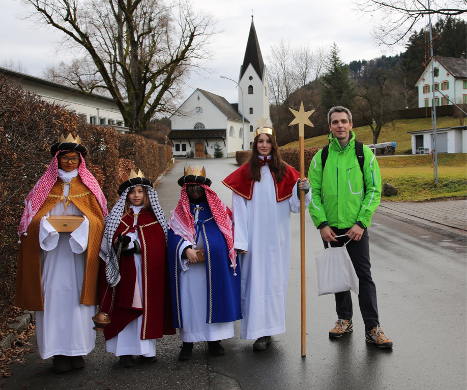 BK_Sternsinger in FG unterwegs 21.jpg