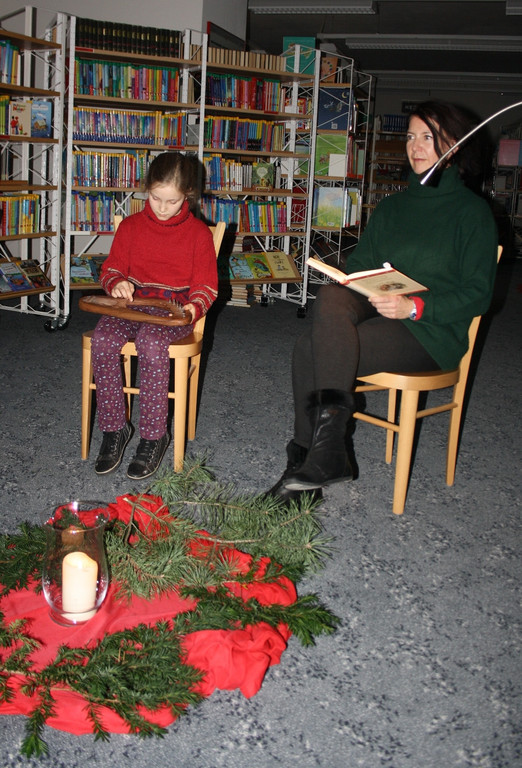 B__cherei M__rchenstunde SCHEIL STEFFI B 2015 _11_.JPG