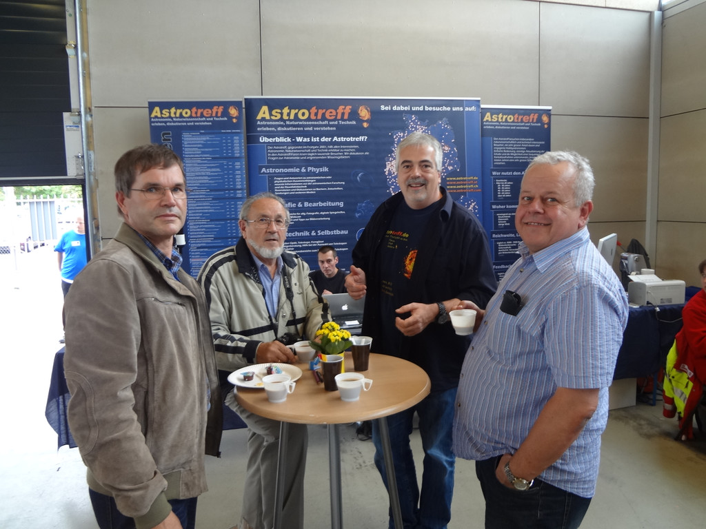 Alois und 2 Vereinskollegen Treffen sich mit Forumsgr__nder Mathias R__ckemann.JPG