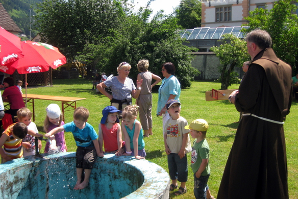 fr__hliche Kinder.JPG