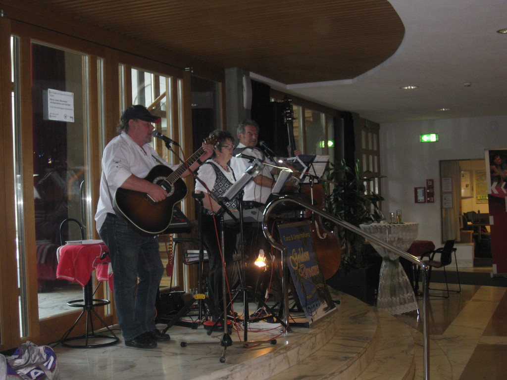 Kaffeekr__nzle Seniorenring  2016  Bild   4.JPG