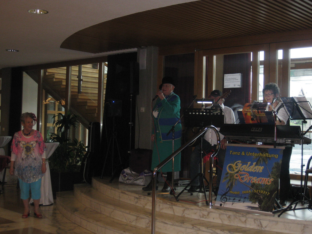 Kaffeekr__nzle Seniorenring  2016  Bild   12.JPG