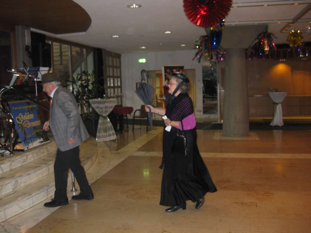 Kaffeekr__nzle Seniorenring  2016  Bild   14.JPG