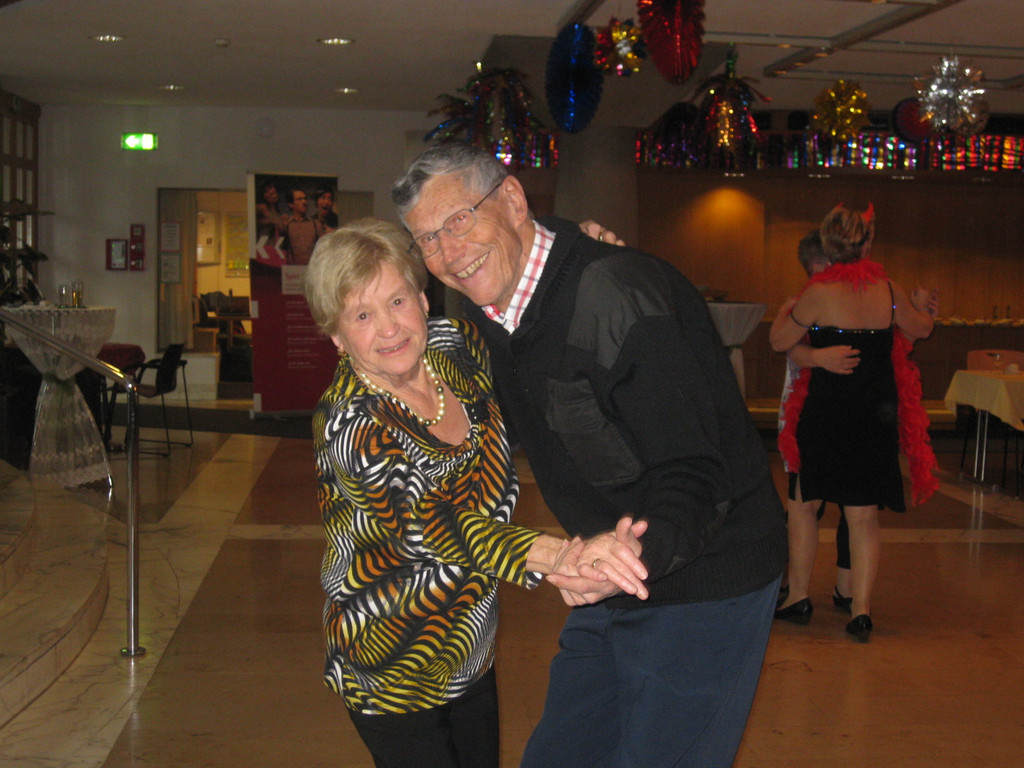 Kaffeekr__nzle Seniorenring  2016  Bild   19.JPG