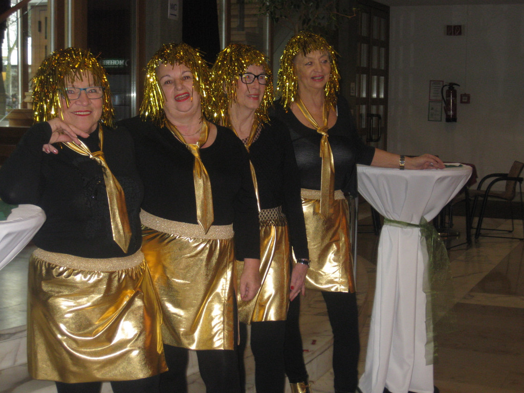 Kaffeekr__nzle Seniorenring  2016  Bild   30.JPG