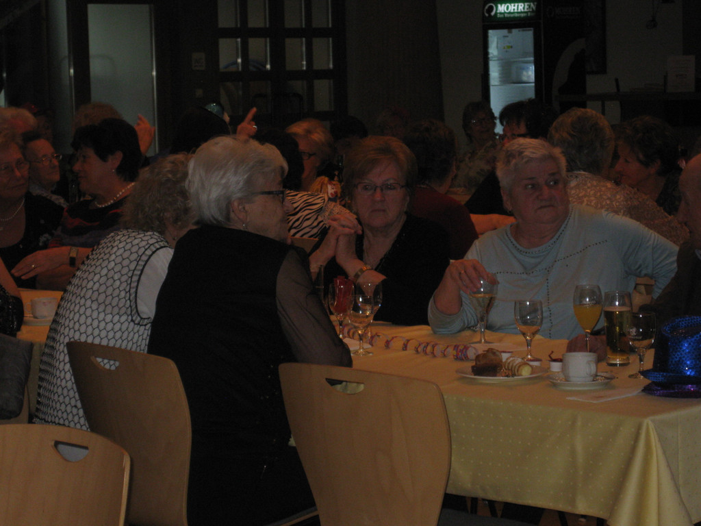 Kaffeekr__nzle Seniorenring  2016  Bild   31.JPG