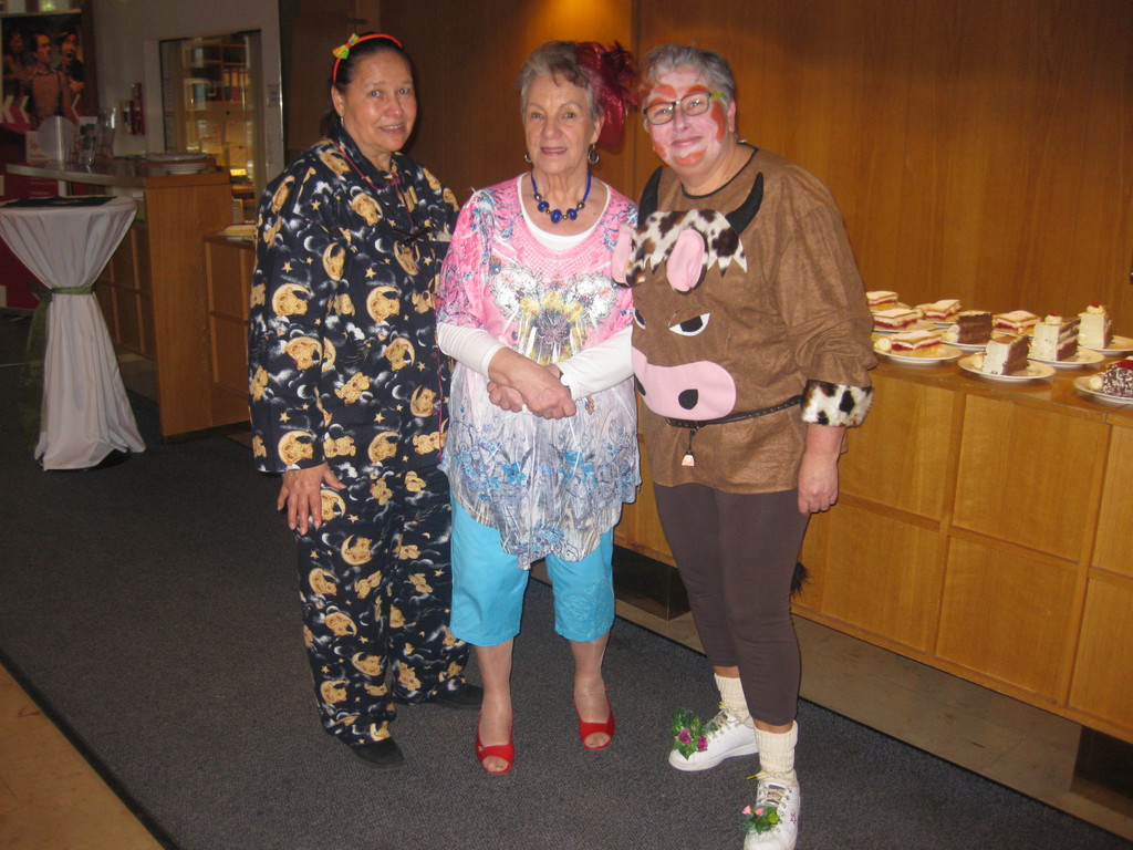 Kaffeekr__nzle Seniorenring  2016  Bild   33.JPG