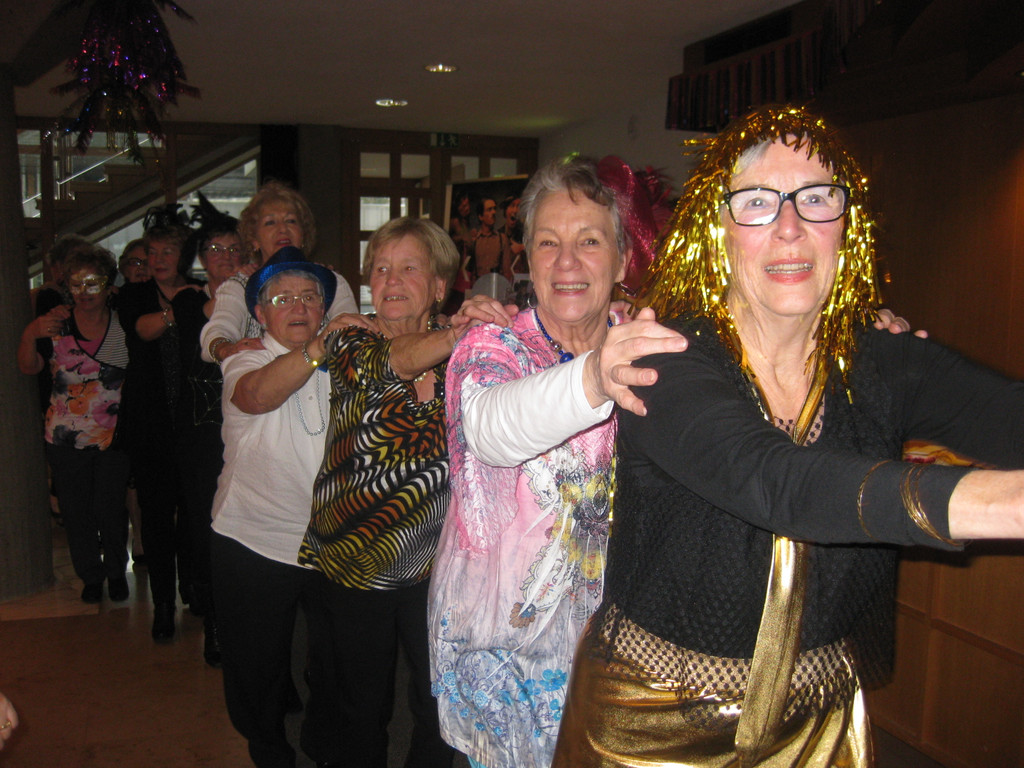 Kaffeekr__nzle Seniorenring  2016  Bild   5.JPG