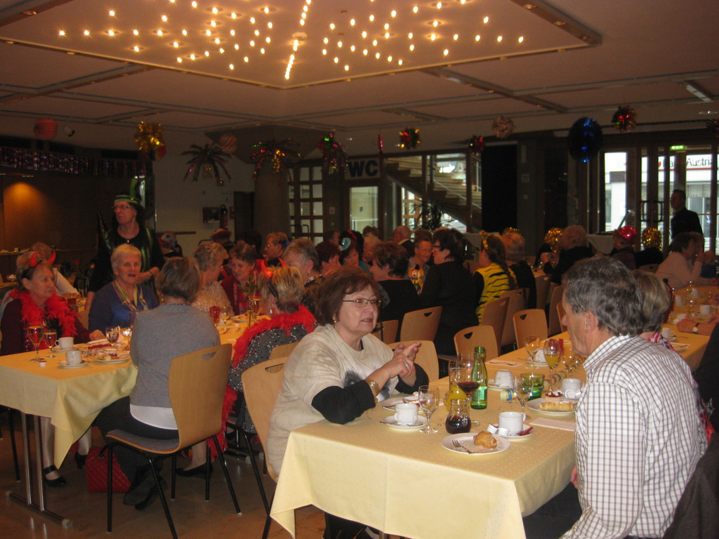 Kaffeekr__nzle Seniorenring  2016  Bild   24.JPG