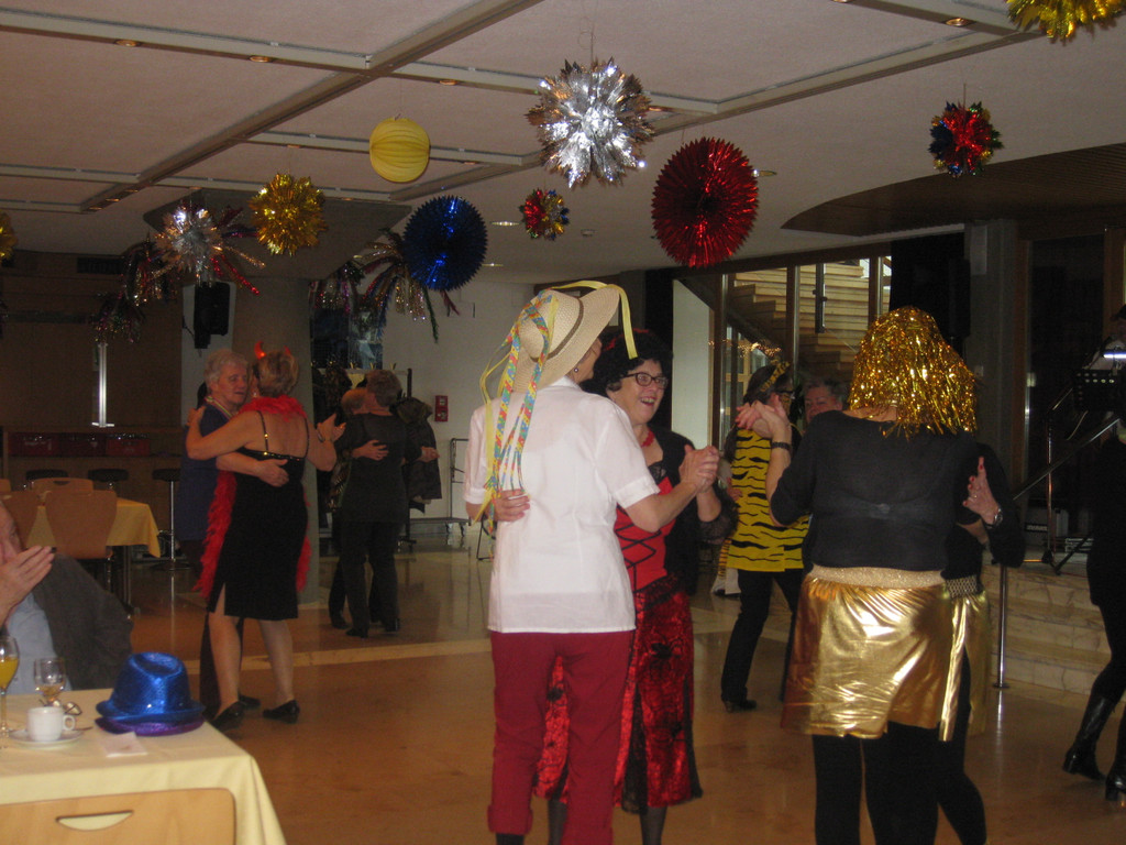 Kaffeekr__nzle Seniorenring  2016  Bild   25.JPG