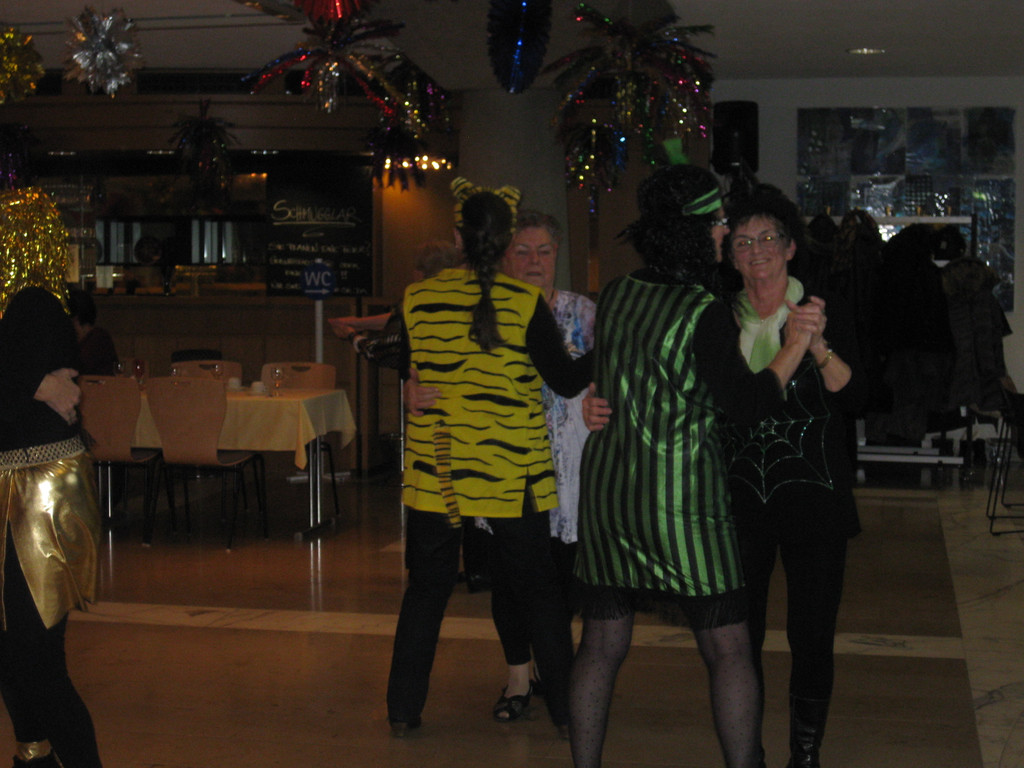 Kaffeekr__nzle Seniorenring  2016  Bild   26.JPG