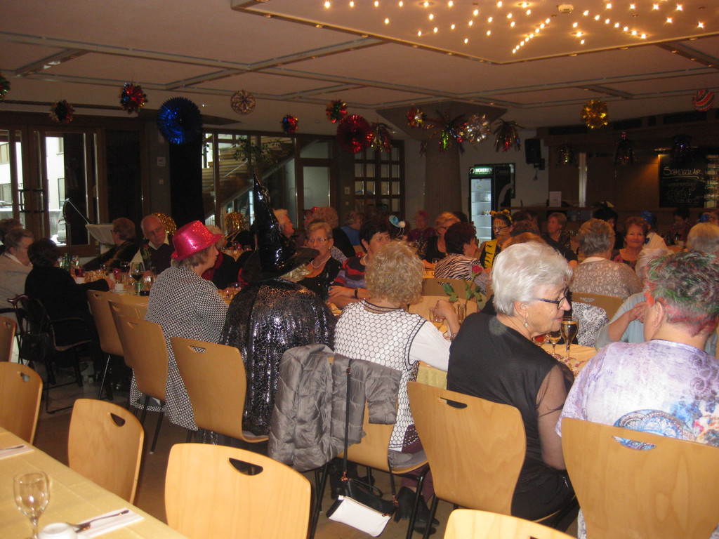 Kaffeekr__nzle Seniorenring  2016  Bild   32.JPG