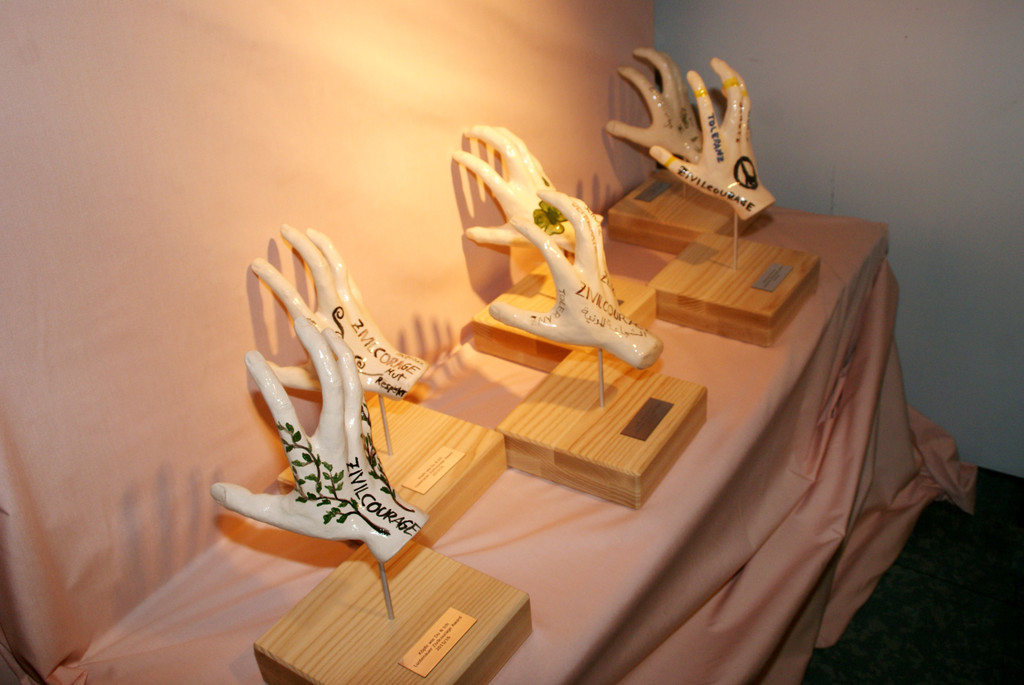 Die Awards wurden kreiert von Ewald Hotz.JPG