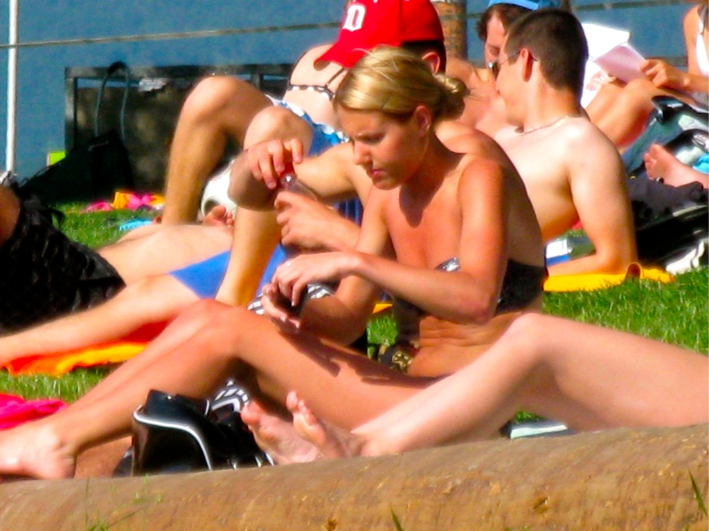 BK_beachlifebaggerl__cher 26_jpg-1276344824