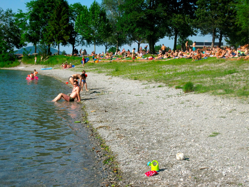 BK_beachlifebaggerl__cher 27_jpg-1276344828