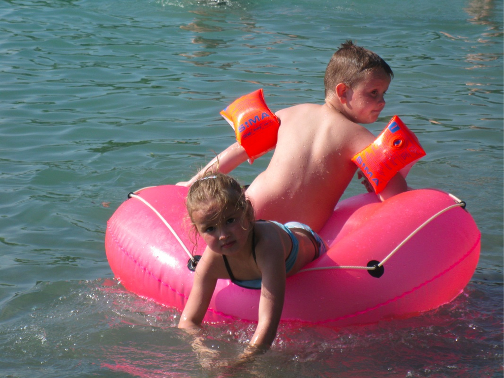BK_beachlifebaggerl__cher 29_jpg-1276344835